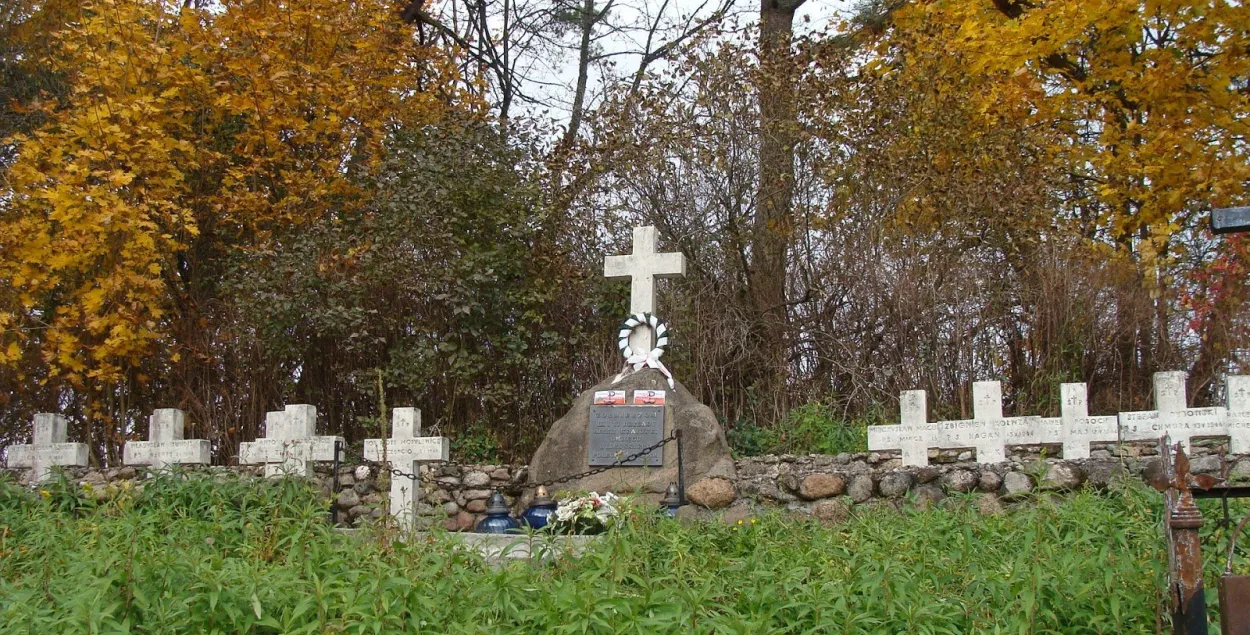 У Ашмянскім раёне зраўнялі з зямлёй магілы жаўнераў Арміі Краёвай