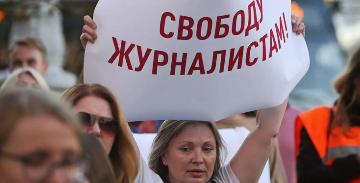 Сотрудники "Нашей Нивы" остаются задержанными