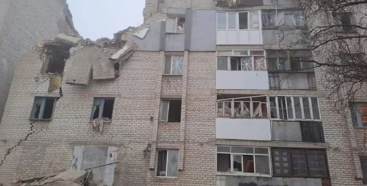 Российские ракеты попадают и в жилые дома / https://www.facebook.com/MNS.GOV.UA
