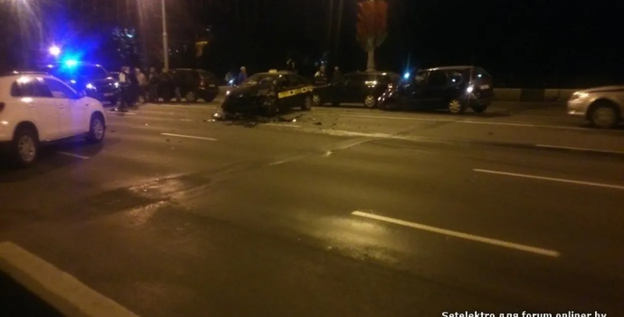 Буйная аўтааварыя на праспекце Незалежнасці ў Мінску (фота)