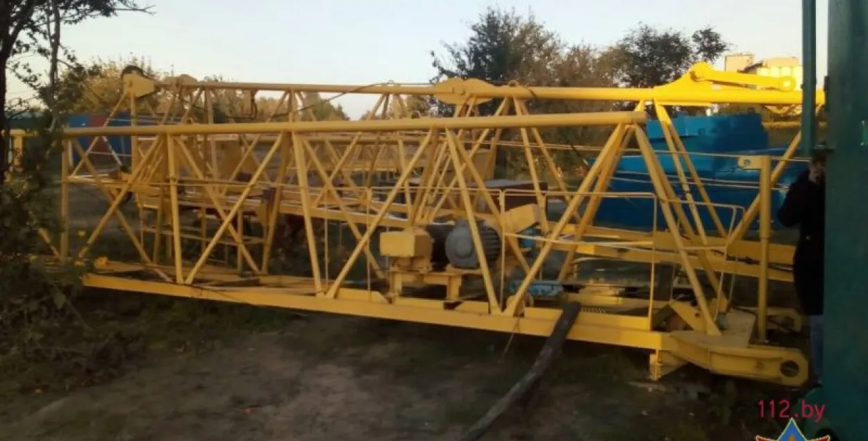 З’явіліся здымкі з Пінска, дзе на школьніка ўпала крукавая падвеска крана