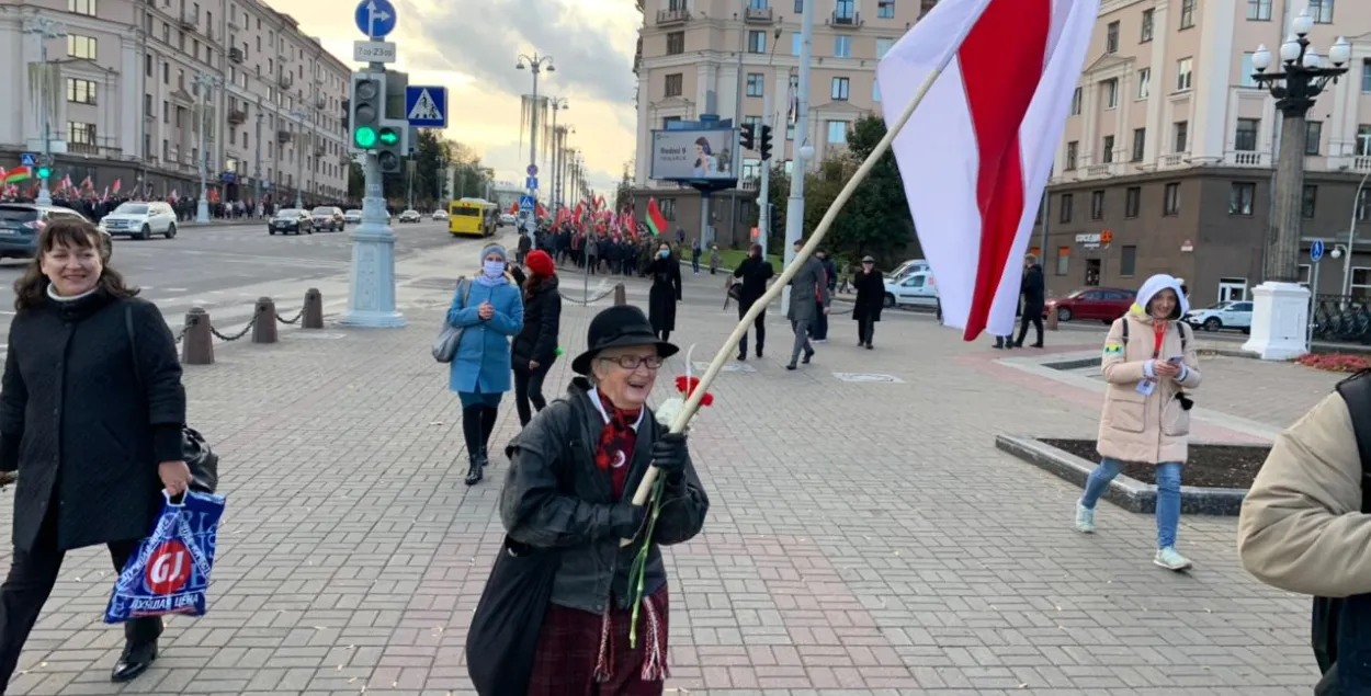 Лукашэнка — міліцыі: мы не супраць сцягоў ваюем, а супраць чужых ідэй