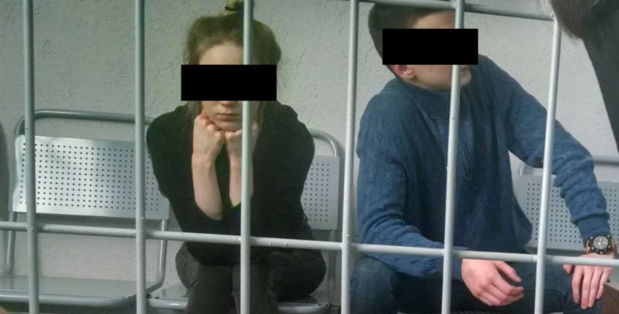 17-гадовая школьніца і яе 18-гадовы сябар за наркотыкі асуджаныя на 10 гадоў