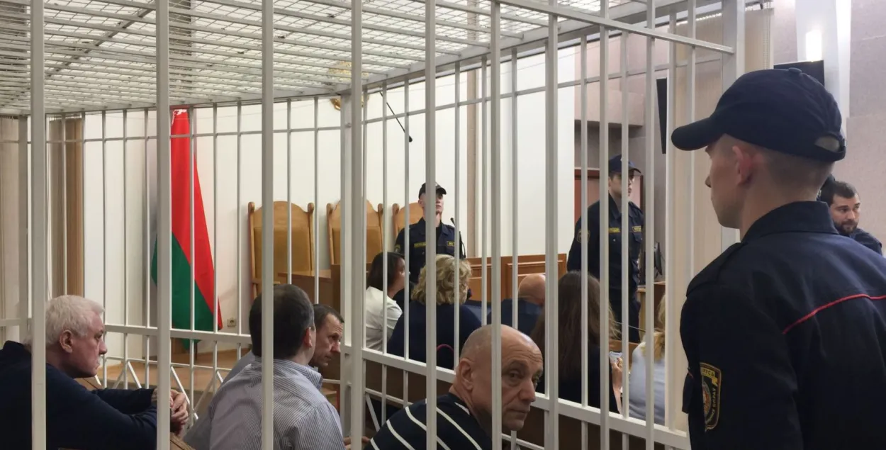 На масавым судзе па "справе медыкаў" амаль усе падсудныя прызналі віну