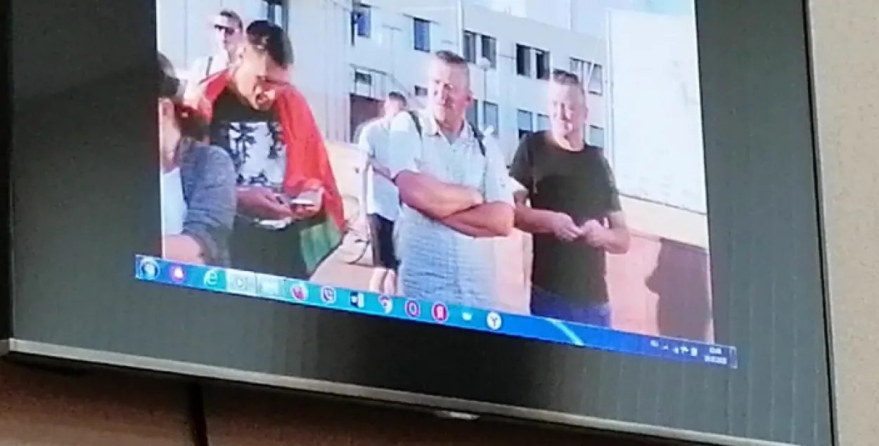 Жыхар Пружанаў выйшаў на плошчу з чырвона-зялёным сцягам, яго аштрафавалі