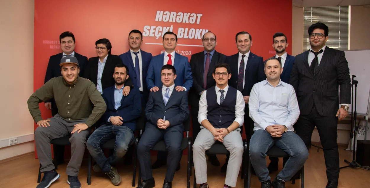 Новы выбарчы блок "Рух" аб'яднаў прадстаўнікоў розных палітычных рухаў, правых, левых, феміністак, былых палітвязняў, юрыстаў — маладых актывістаў усіх напрамкаў, гатовых пазмагацца за месцы ў парламенце / Еўрарадыё