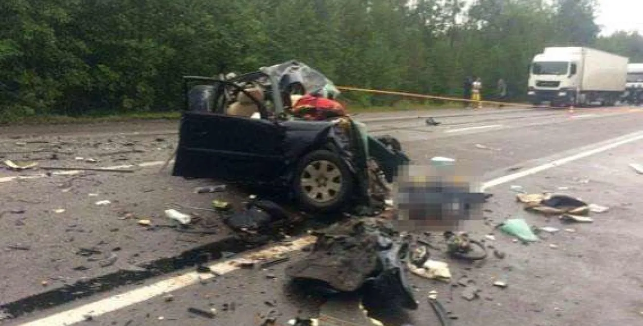 У жахлівай аўтааварыі ва Украіне загінулі чатыры палітолагі і журналіст