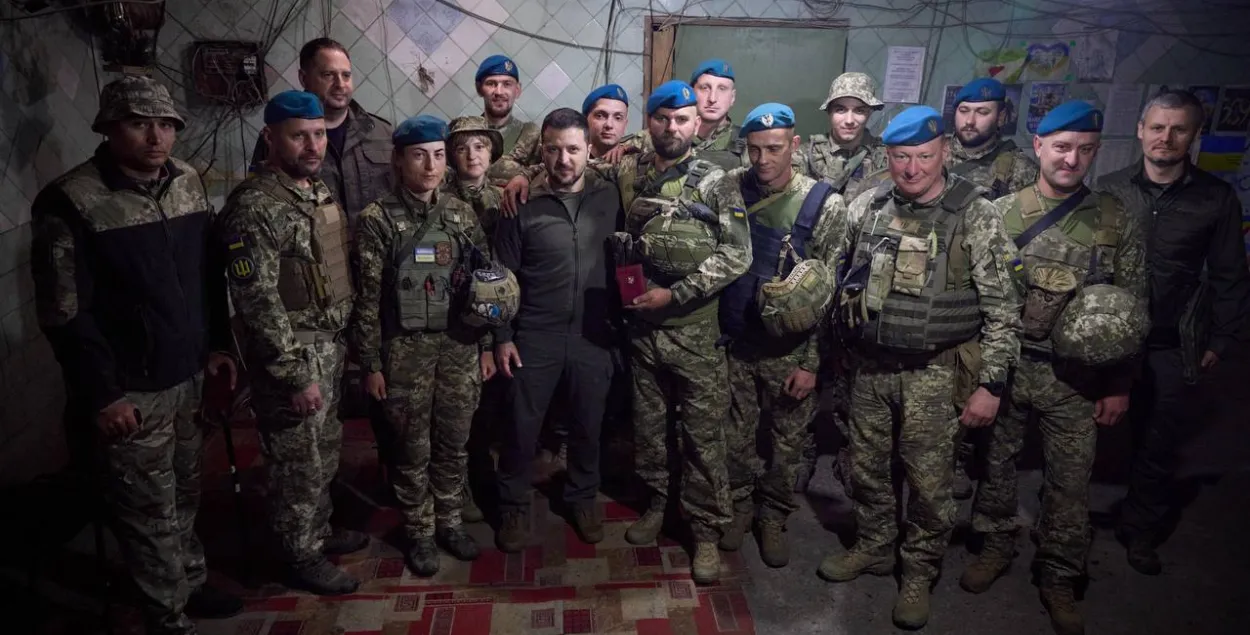 Уладзімір Зяленскі і ўкраінскія вайскоўцы / t.me/V_Zelenskiy_official/