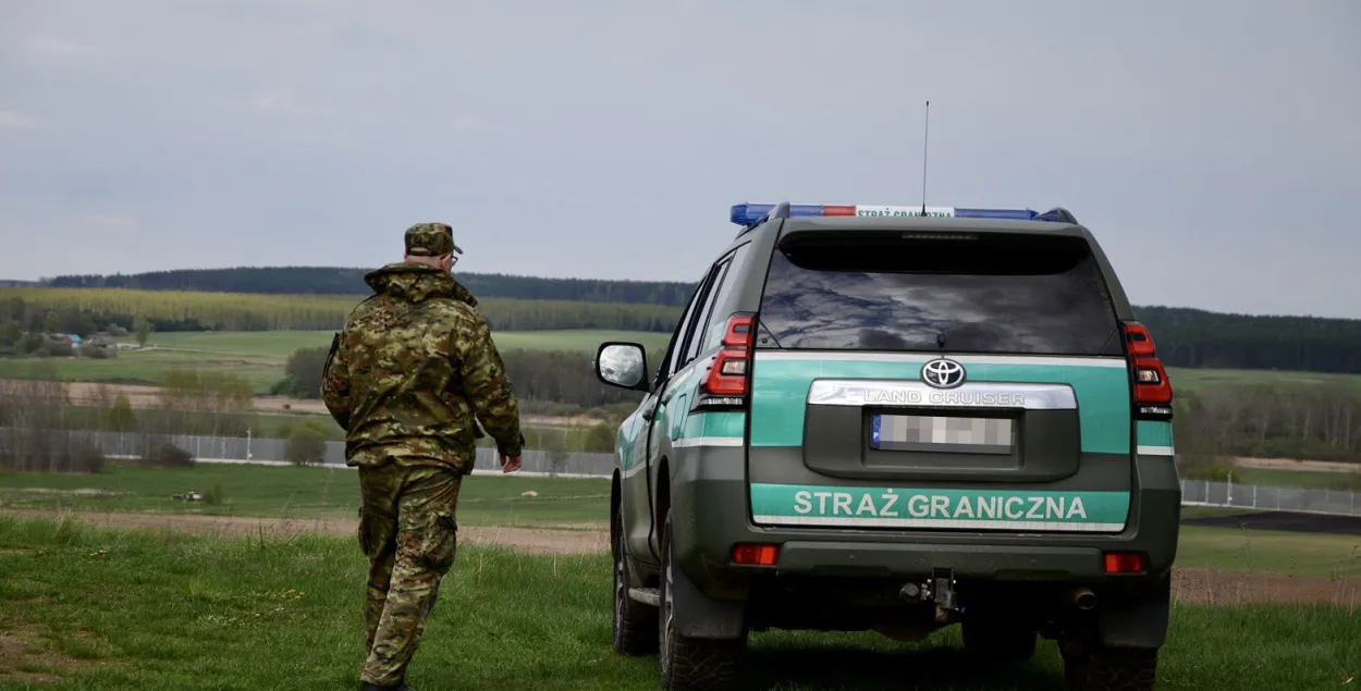 Польскі памежнік на мяжы з Беларуссю / twitter.com/Straz_Graniczna