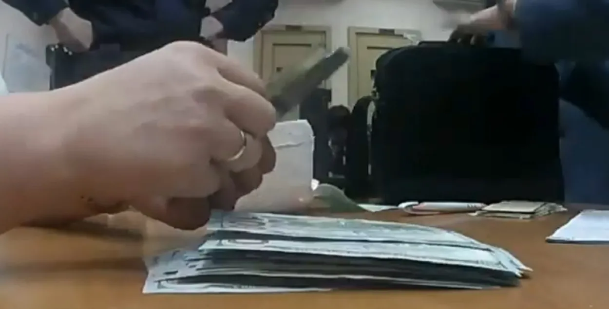 Падлік знойдзеных грошай / t.me/police_minsk