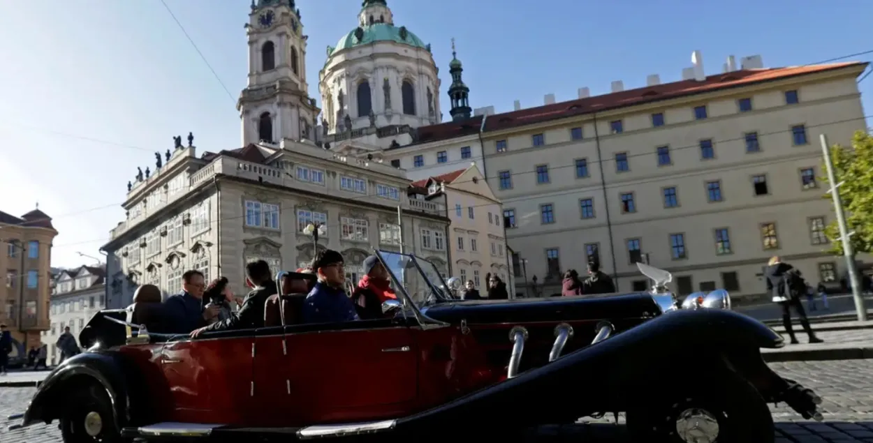 Туристы в Праге / Reuters
