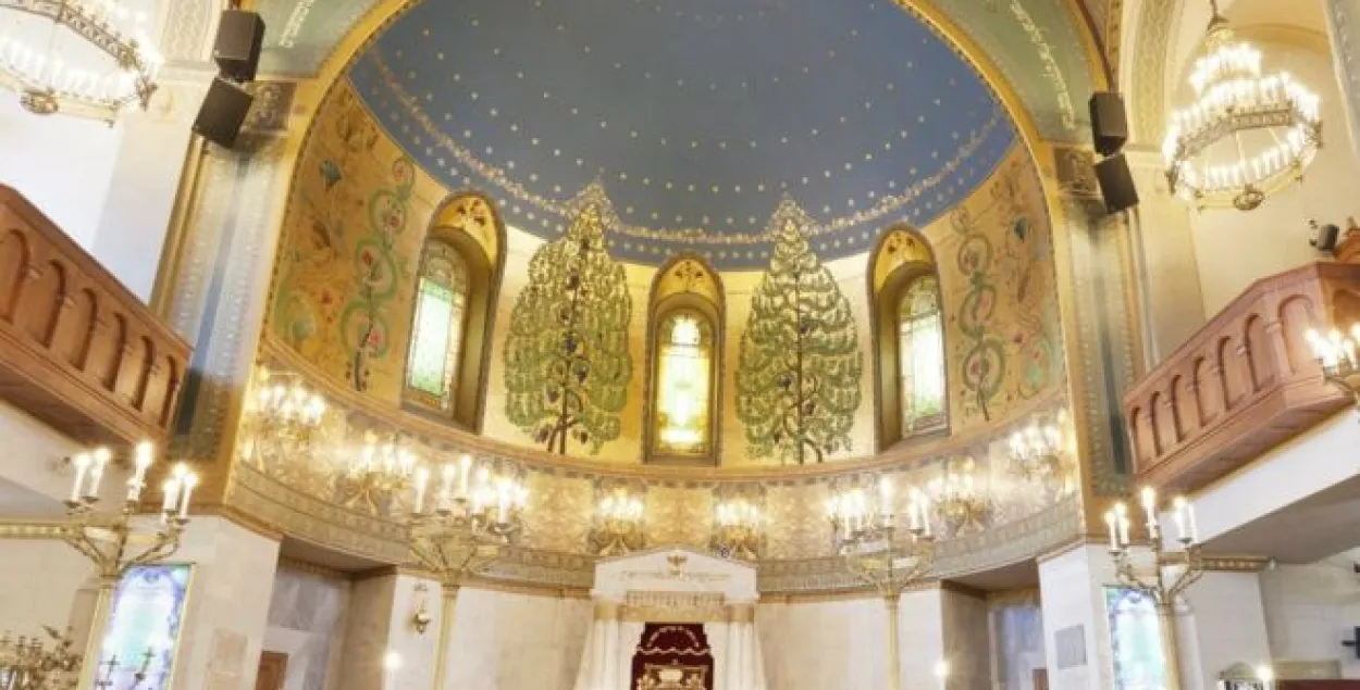 У Маскве мужчына з пісталетам і каністрай бензіну напаў на сінагогу