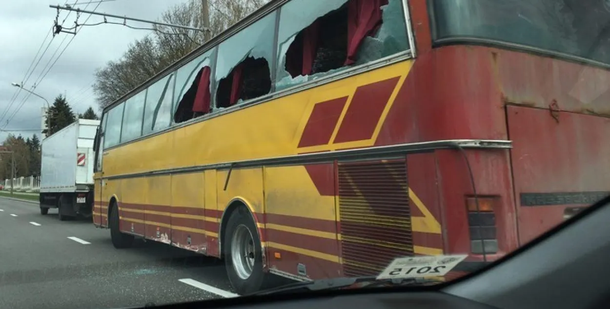 Мінчук пасварыўся з жонкай, скраў аўтобус і паехаў па горадзе (фота)