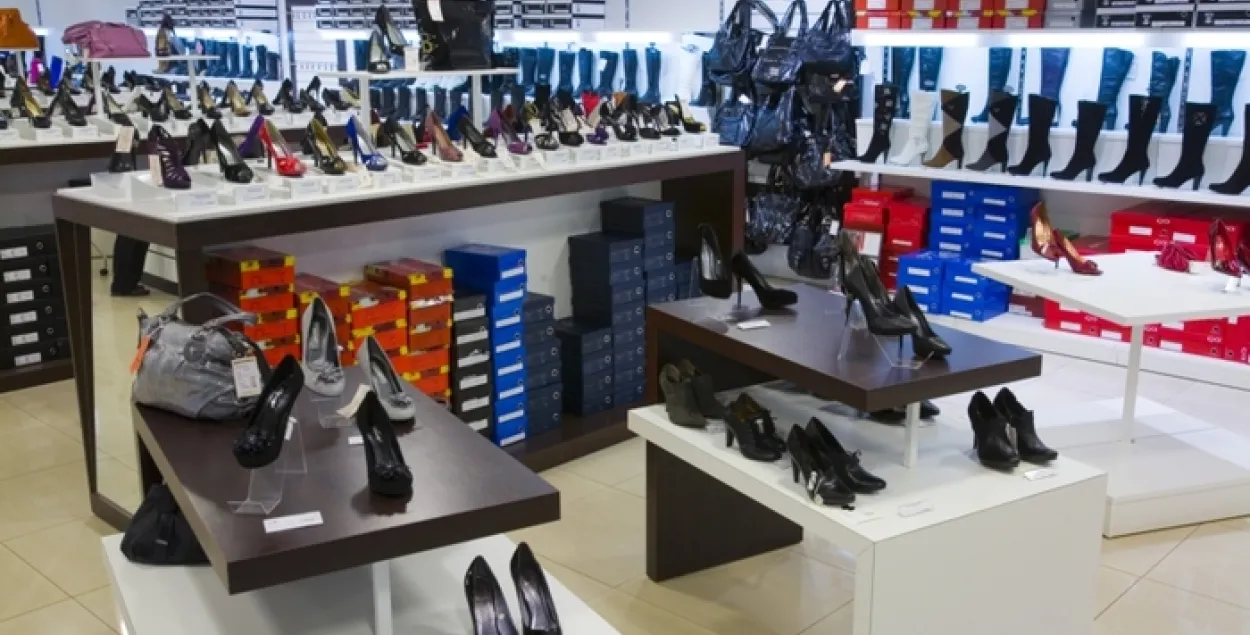 Прадавец абутковай крамы ў Мінску выкраў 10 пар абутку