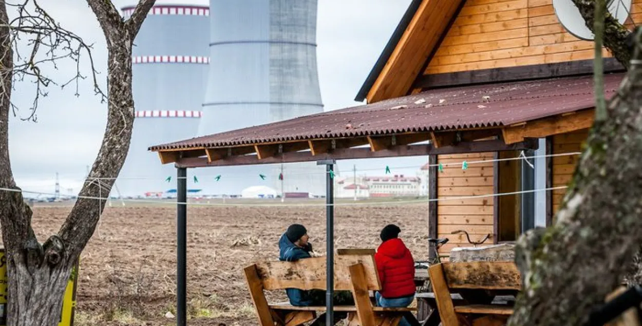 Пад Астраўцом адчынілі хостэл з відам на АЭС (фота)
