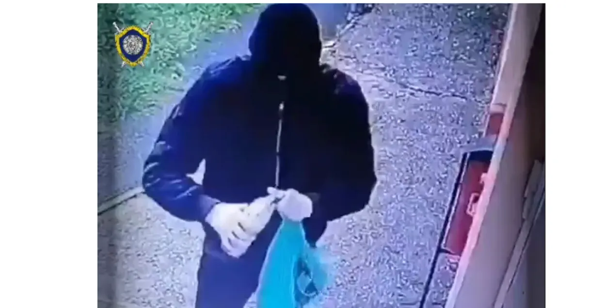 Гродненец поджег дверь "опорки" / кадр из видео