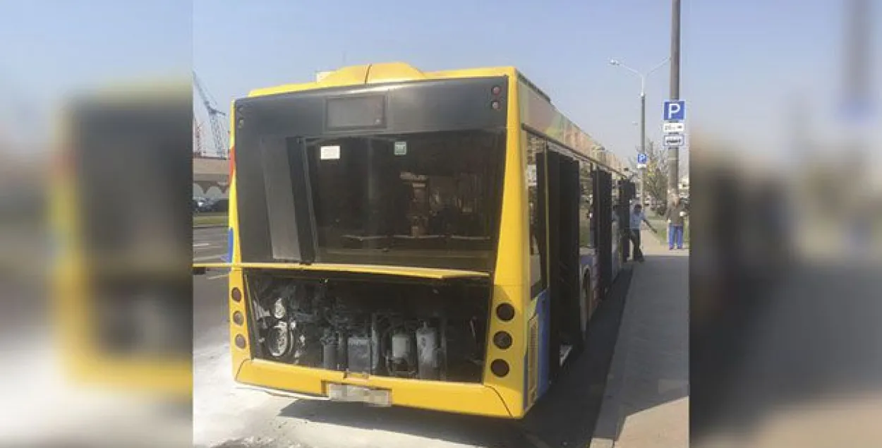 У Мінску загарэўся аўтобус з пасажырамі