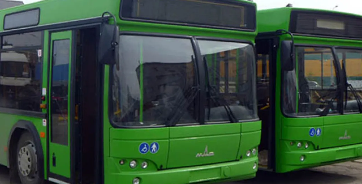 Аўтобусы ў Мінску стаялі 50 хвілін праз аварыю на МКАД