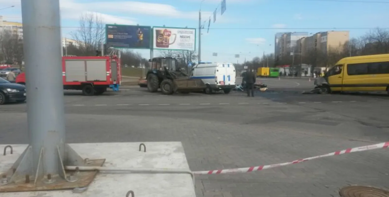 Страшная аварыя на Лагойскім тракце ў Мінску — два чалавекі загінулі (фотафакт)