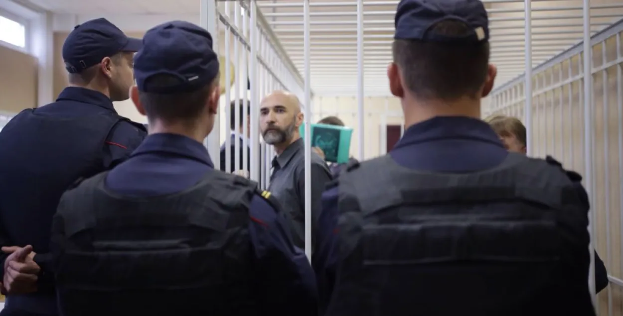 Пасля 6 гадоў за кратамі на волю выйшаў Алесь Юркойць