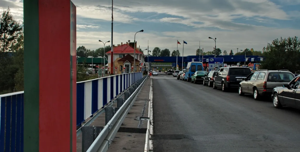 За рэгістрацыю ў электроннай чарзе на мяжы грошы браць не будуць