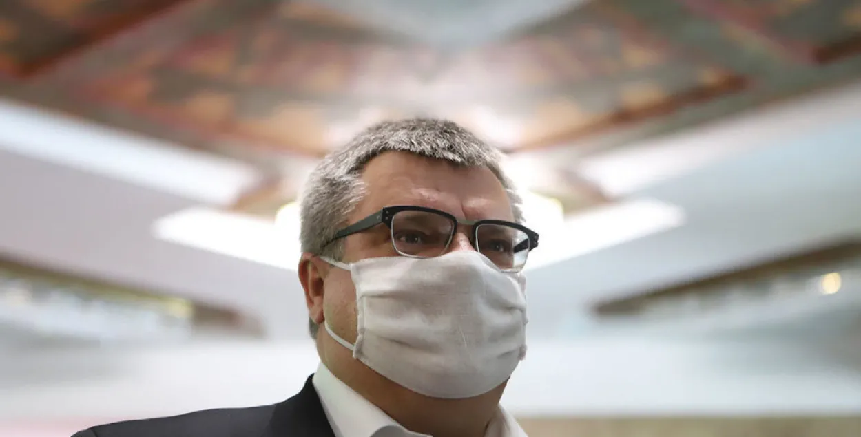 Бабарыка і Цапкала падалі дакументы ў ЦВК 