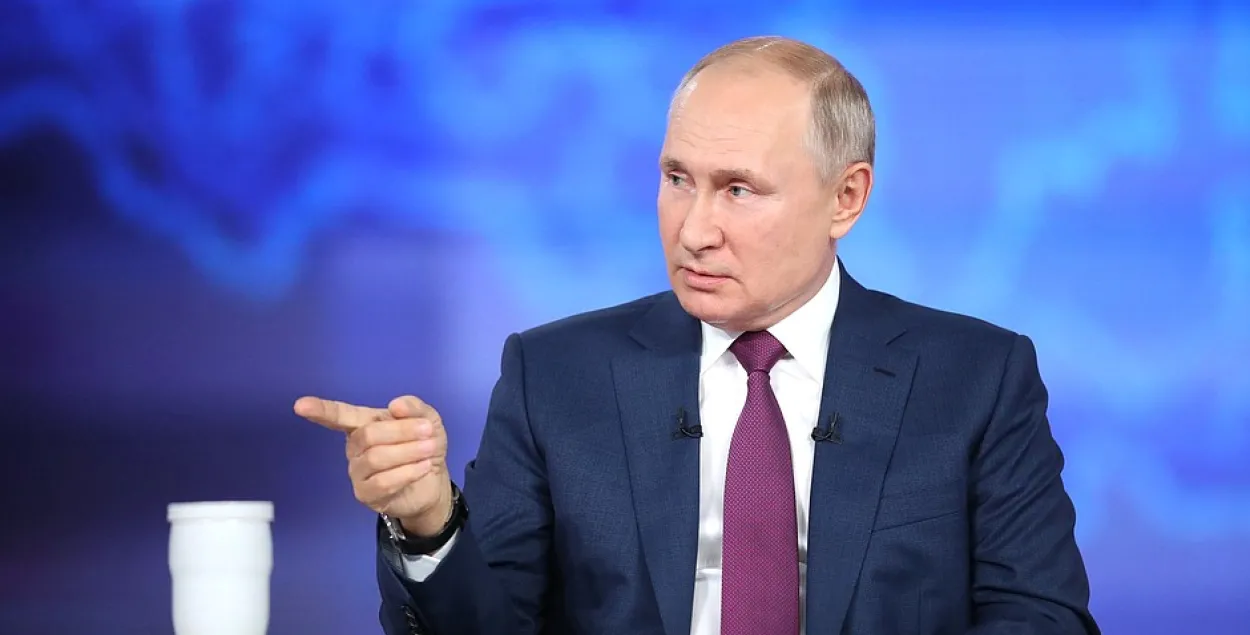 Пуцін некалькі разоў павітаўся з тэлевізарам і нават спрабаваў з ім гаварыць