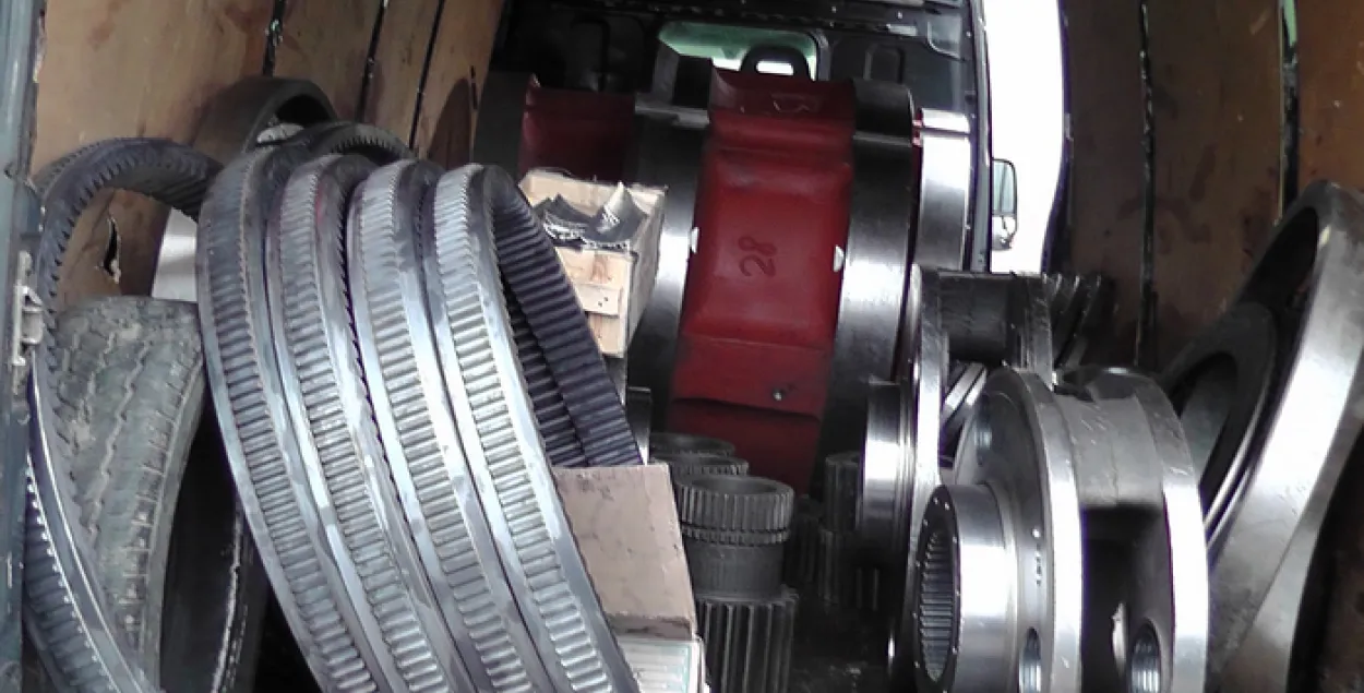 Карупцыйны скандал на БелАЗе: на заводзе раскрадалі запчасткі