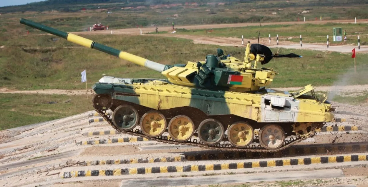 "Танковый биатлон" на "АРМИ-2021" / t.me/modmilby