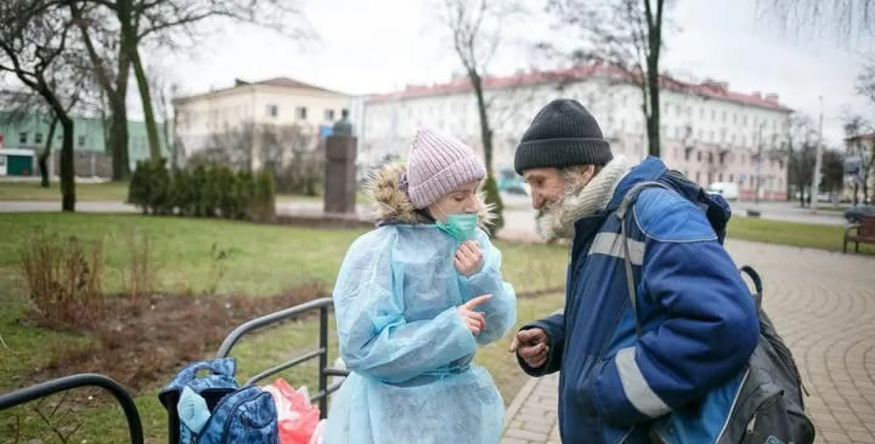 Валанцёрак "Вулічнай медыцыны", якія дапамагалі бяздомным, асудзілі на 15 сутак