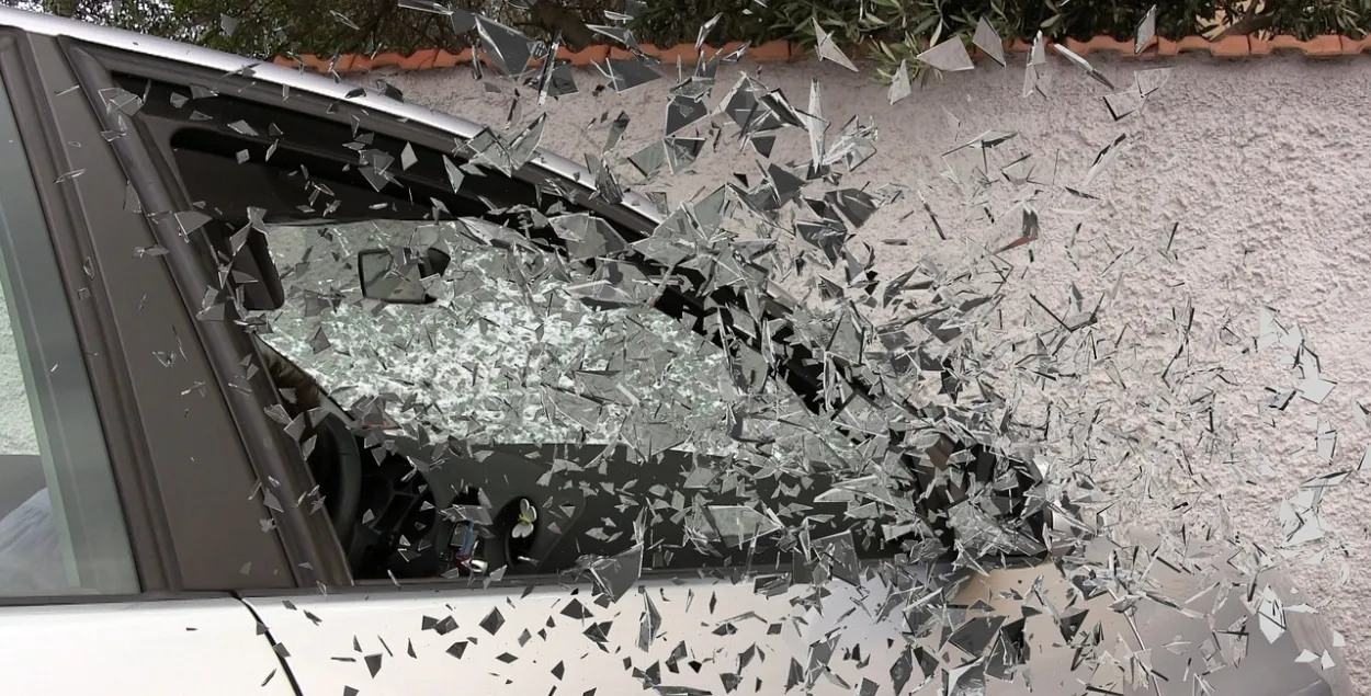 Пасля ДТЗ віноўнік аварыі паспрабаваў спаліць сваё аўто / ілюстрацыйнае фота pixabay.com
