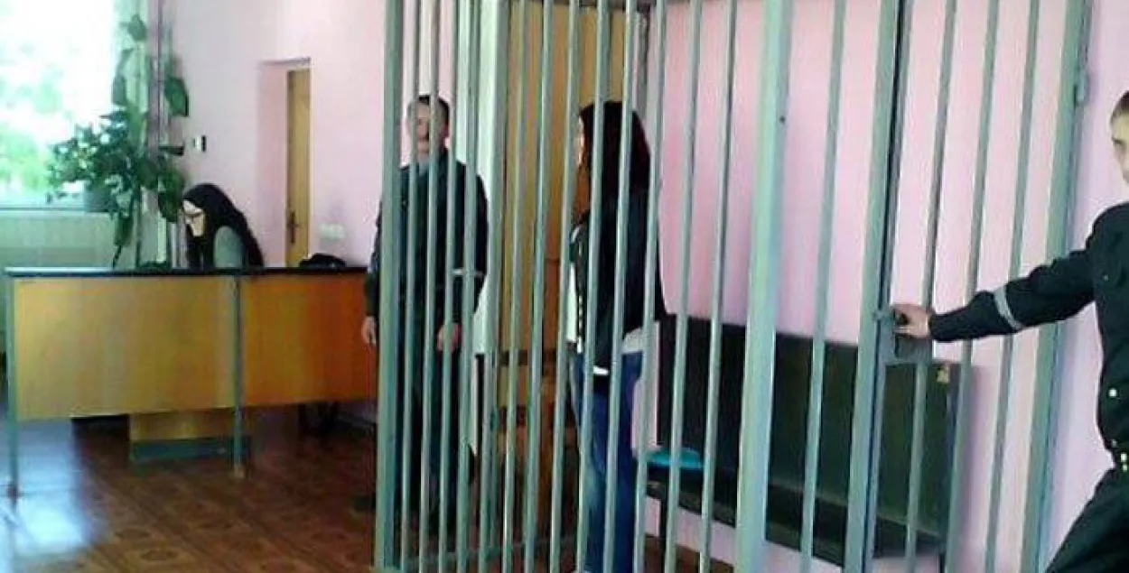 Бабруйскую маці, у якой адбіраюць дзяцей, выпусцілі ў зале суда