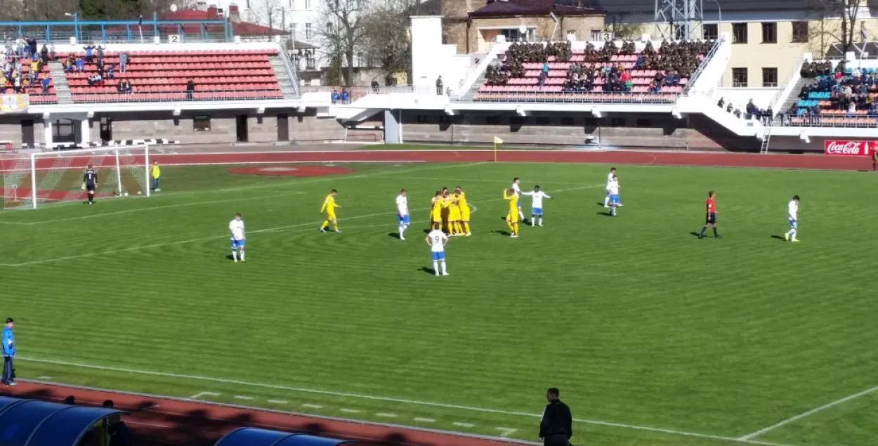 БАТЭ разграміў брэсцкае "Дынама", "Белшына" і "Крумкачы" згулялі ўнічыю (відэа)