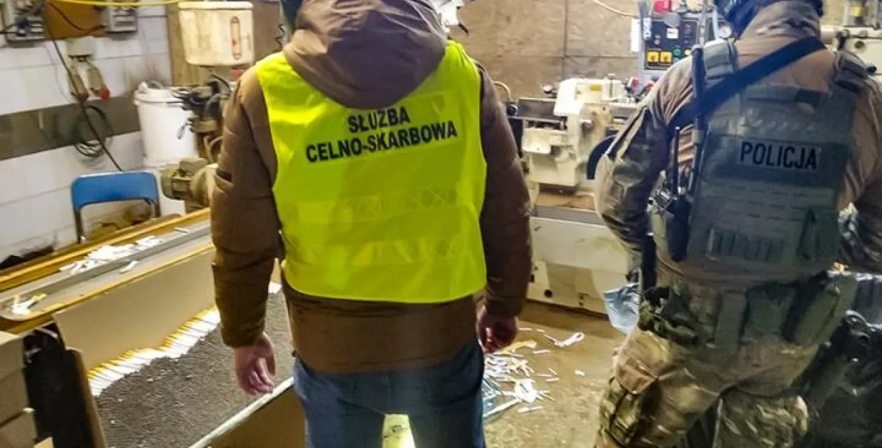 Польская полиция обнаружила подпольную табачную фабрику / cbsp.policja.pl