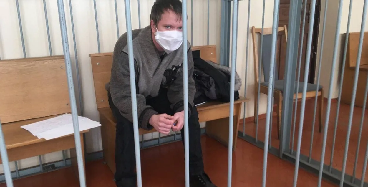 3,5 года калоніі ўзмоцненага рэжыму за няўдалы падпал "Табакеркі"