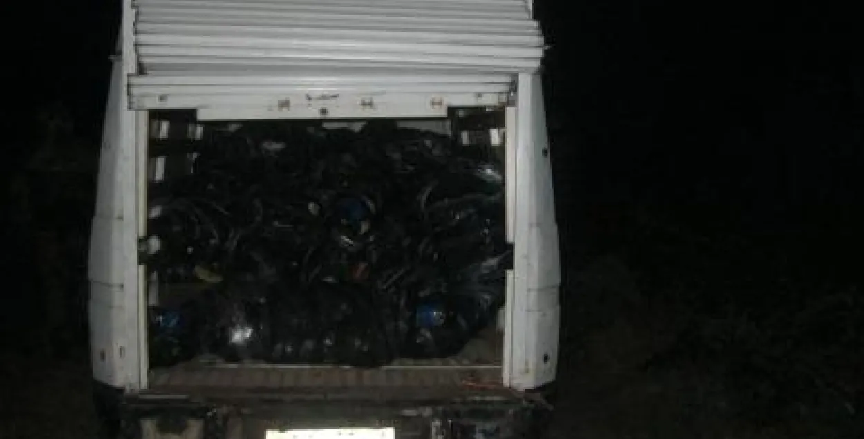 У Столінскім раёне памежнікі абстралялі мікрааўтобус кантрабандыстаў (фота)