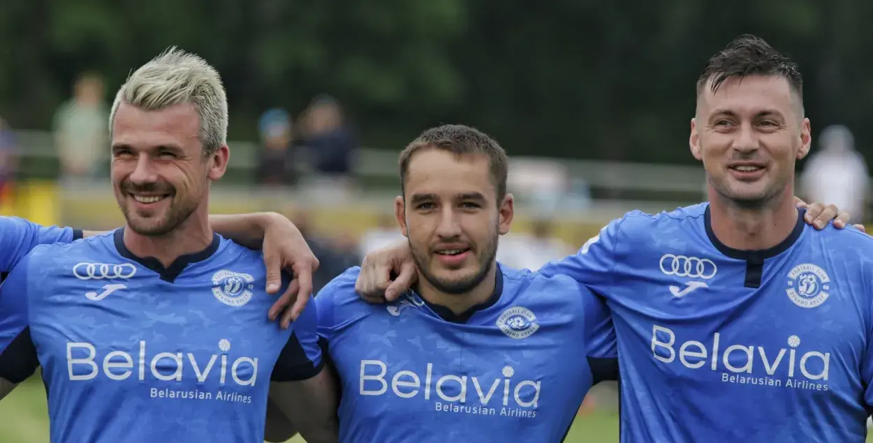 Гульцы "Дынама-Брэст" перад матчам са "Смалявічамі" / vk.com/dynamobrest