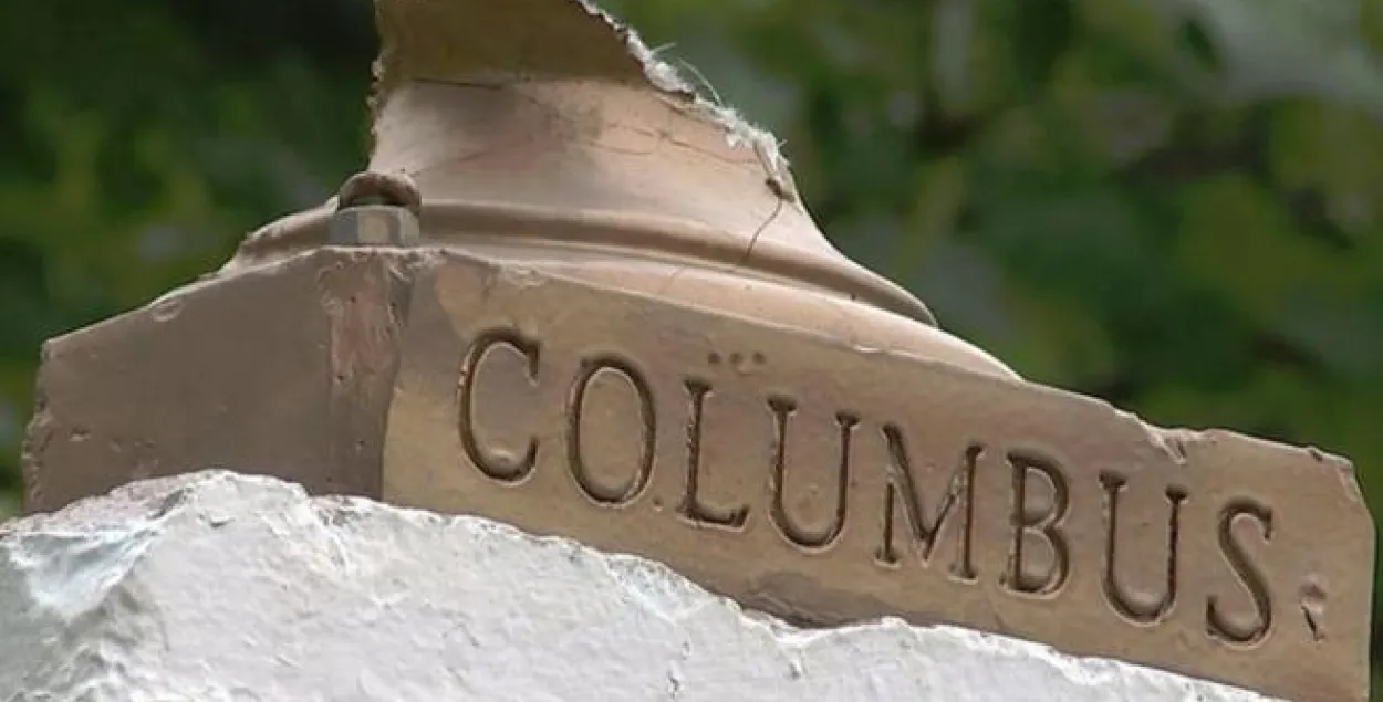 Фотафакт: у штаце Нью-Ёрк знішчылі статую Хрыстафора Калумба