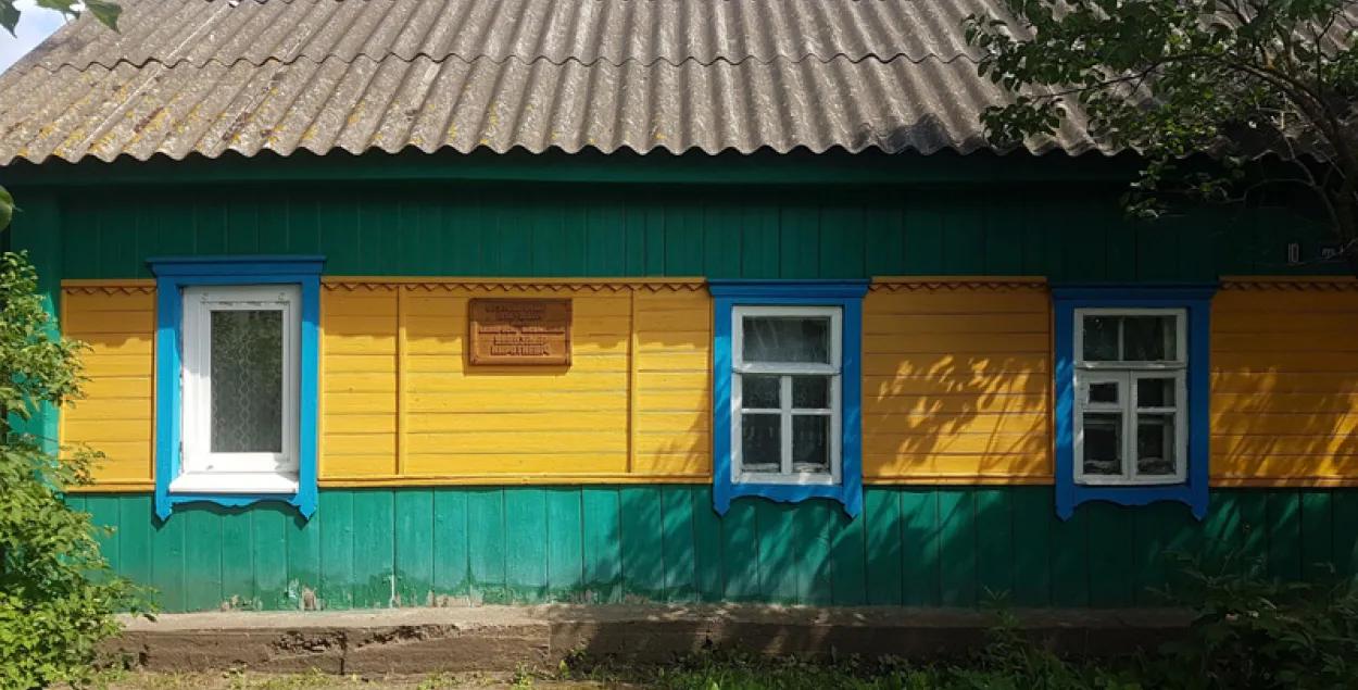 Лёс дома Караткевіча вызначыцца ў верасні, краўдфандынг не абвешчаны
