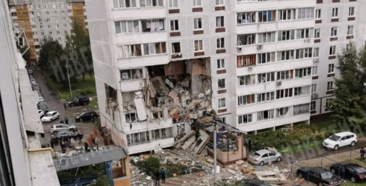 У расійскім горадзе ў выніку выбуху абрынуліся тры паверхі шматпавярховіка