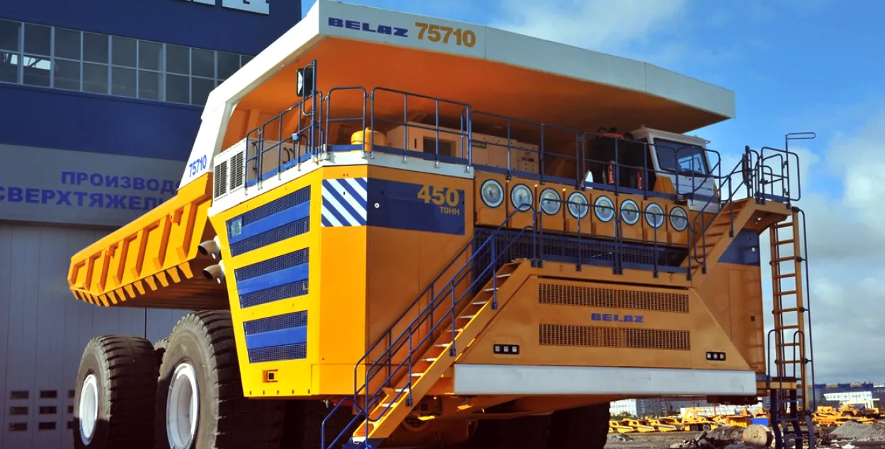 Три мировых гиганта отказались работать с белорусскими заводами. Что мы теряем