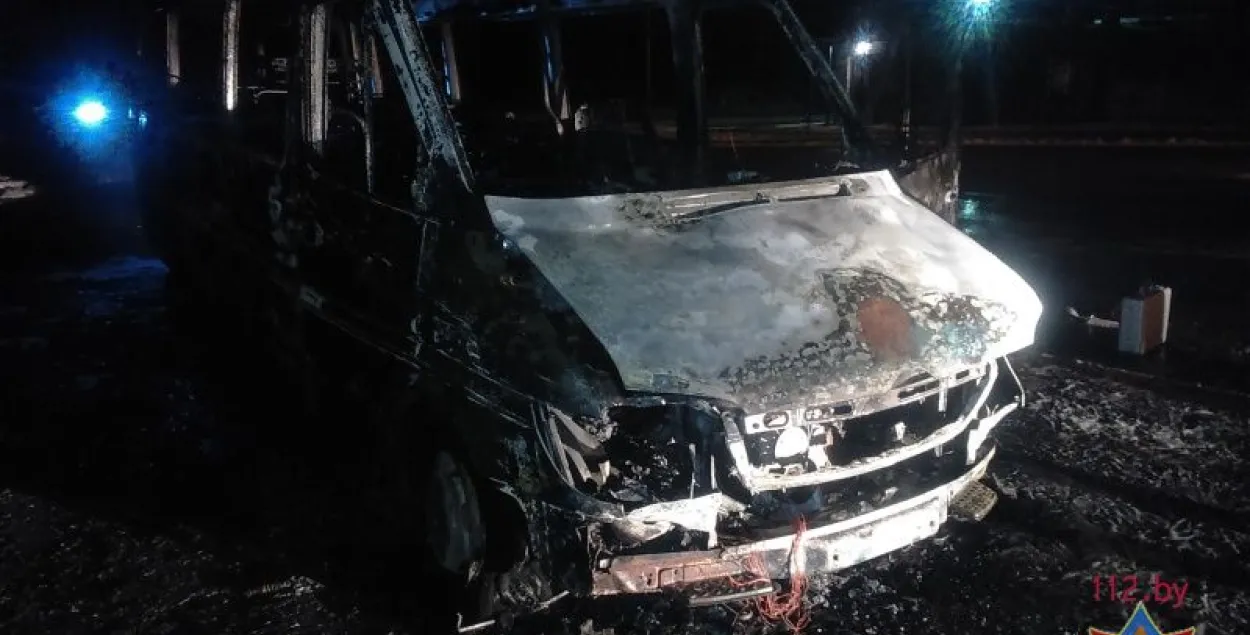 У Брэсце згарэла маршрутнае таксі (фота)