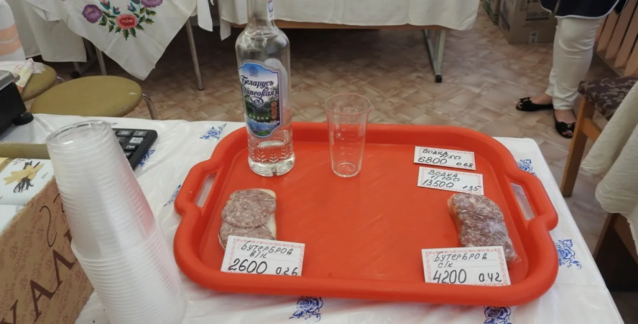 З прэзідэнцкіх выбараў патаннелі бутэрброды з каўбасой. Цана гарэлкі стабільная
