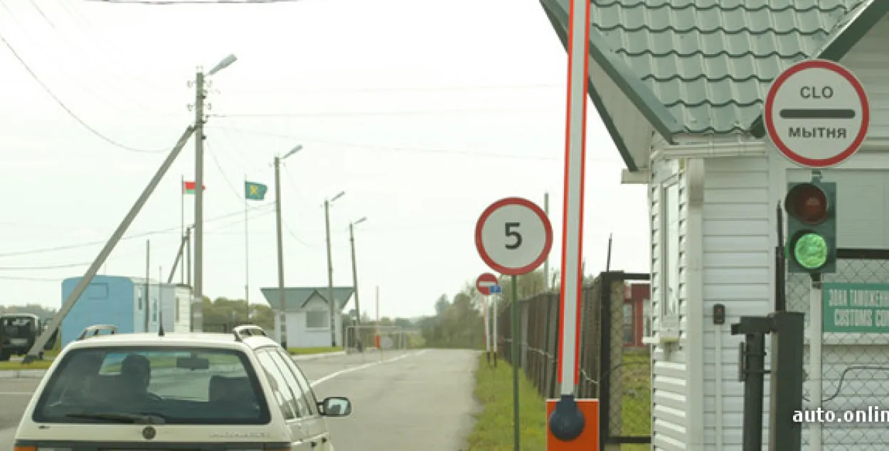 Двух беларусаў затрымалі на мяжы з Украінай пасля смяротнага ДТЗ