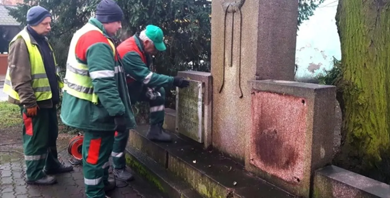 Памятник в городе Лешно