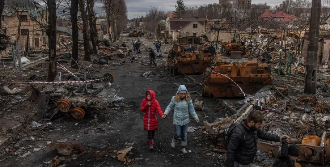 На одной из улиц Бучи, 6 апреля 2022 года /&nbsp; Roman Pilipey / EPA