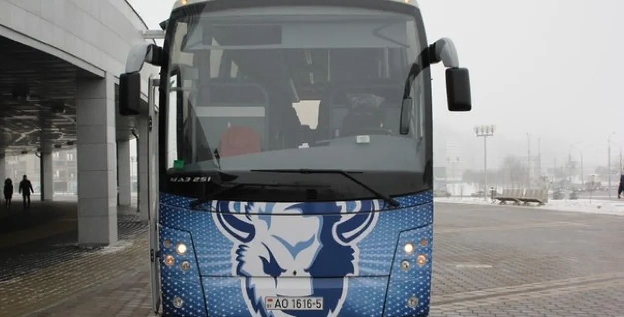 У Салігорску абакралі аўтобус хакейнага клуба "Дынама-Мінск"