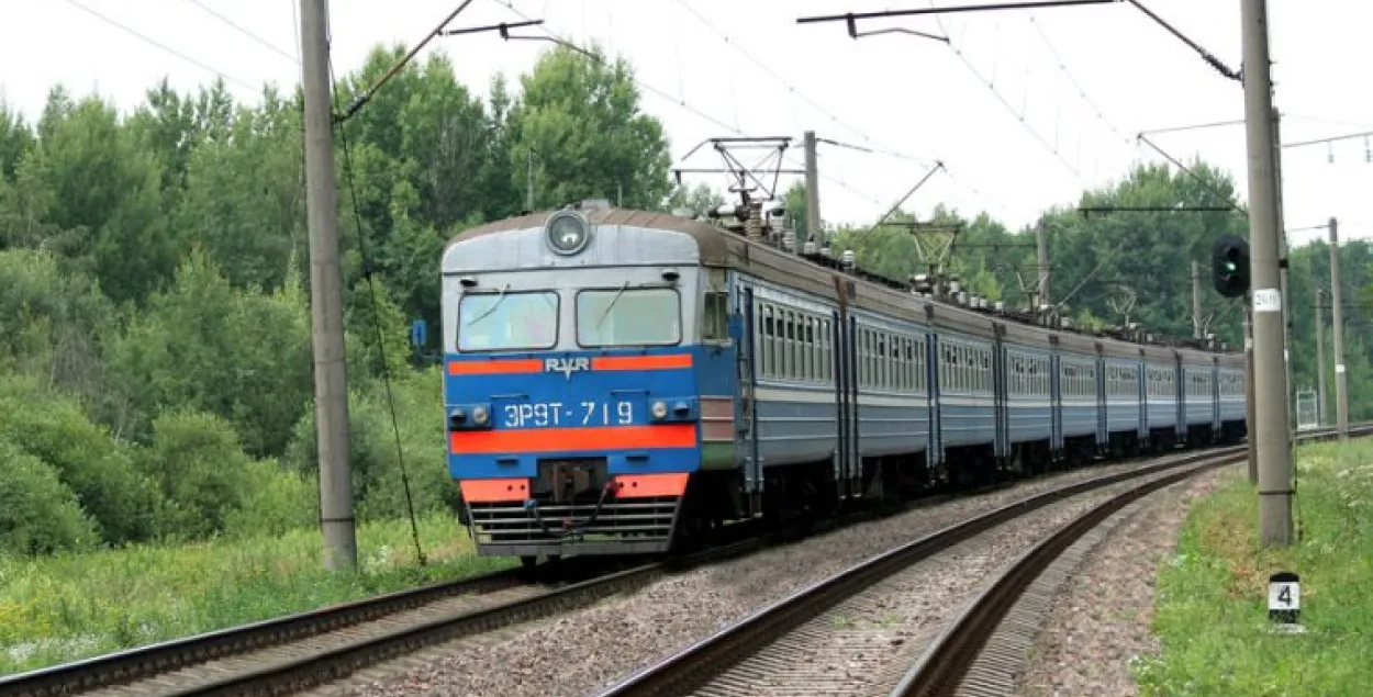 Пенсіянерам даюць зніжку на праезд у прыгарадных электрычках