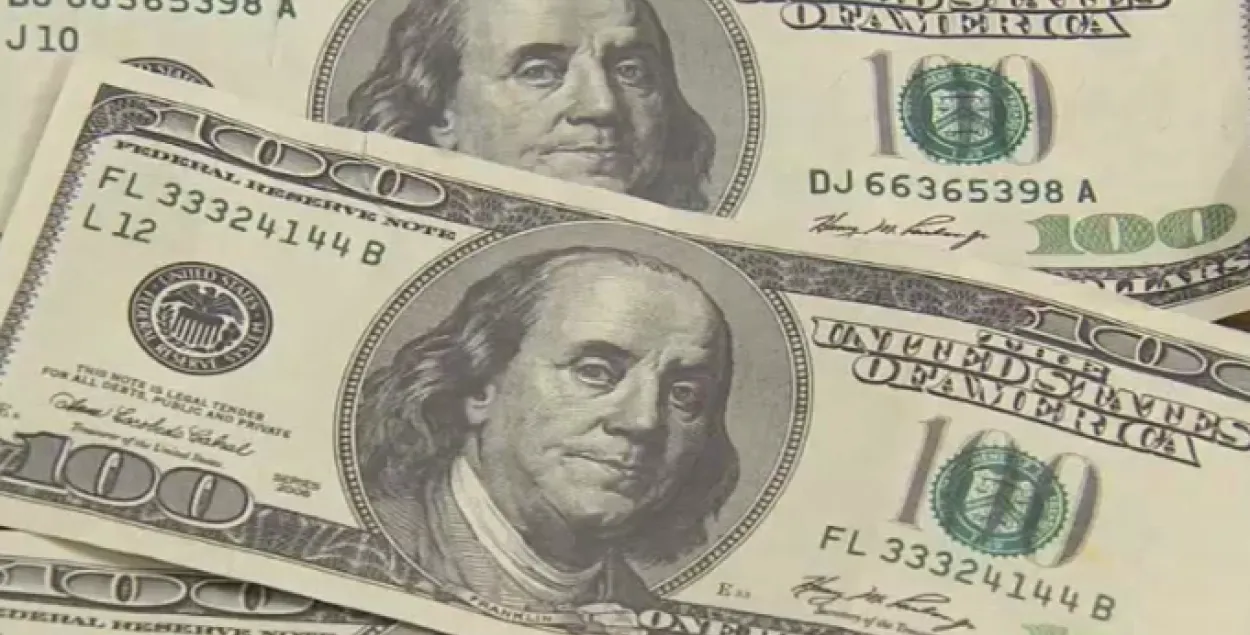 У Баранавічах затрымалі мужчыну за падробку стодоларавых купюр