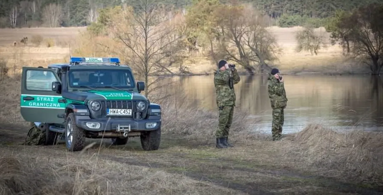 Польскія памежнікі аглядаюць дзяржмяжу / twitter.com/Straz_Graniczna